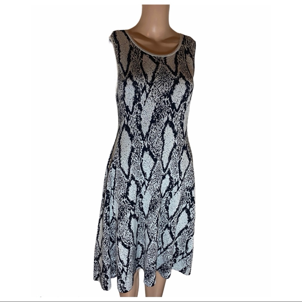 Torrid Black and White Sleeveless Dress - Picture 3 of 6